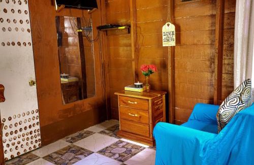 Negril House | Cozy Cabin Retreat in Negril with Breakfast Included