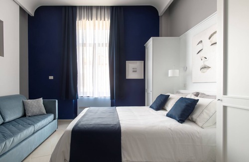 Naples City Centre Cabin | Unforgettable Stay at My Lodge Italy - Top Rated in Naples