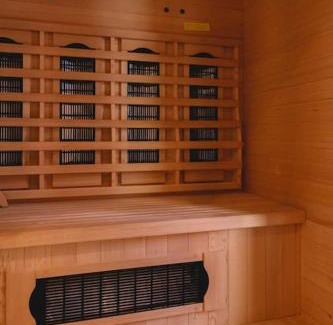 Chatillon-sur-Chalaronne House | Cozy My Lovenest: Pet-Friendly Retreat with Hot Tub