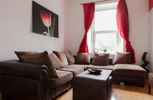 Marchmont Apartment | My Meadows: City Centre Apartment with Pet-Friendly Perks