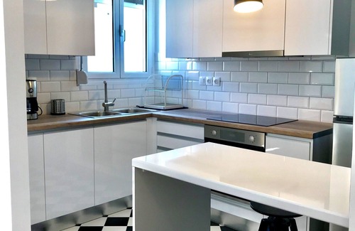 Ilisia Apartment | Convenient My Megaro Flat - Steps from Metro Musikis