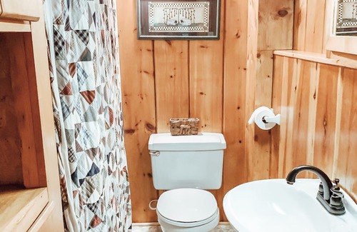 Lucas Cabin | Escape to My Old Kentucky Hideaway - Lakeview Cabin