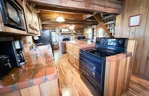 Lucas Cabin | Escape to My Old Kentucky Hideaway - Lakeview Cabin