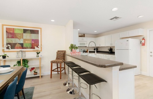 Thousand Oaks House | Experience My Palms Sway: Pool Home with Water Views