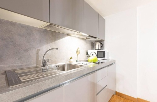 Rione VIII Sant'Eustachio Apartment | Discover My Piazza Navona Dream Apartment with Spa & Kitchen