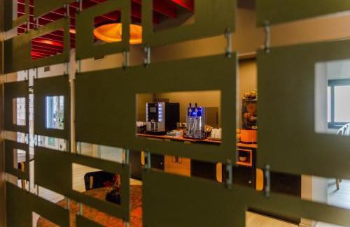 Ezeiza Hotel | Cozy My Pod Capsule Boutique Airport: Pet-Friendly Stay