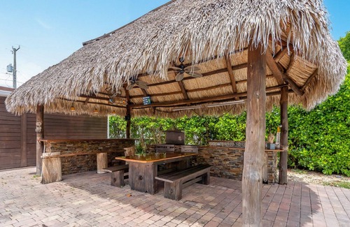 North Central Hollywood House | My Private Resort 3/3 - 6 Guests - Private Pool