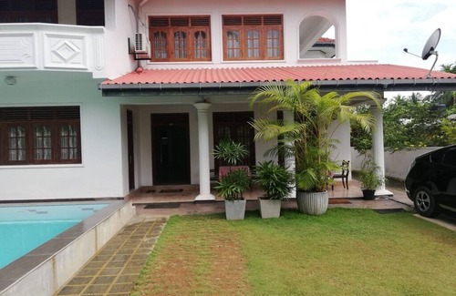Nalagasdeniya Villa | Private Villa Steps from Hikkaduwa Beach with Ocean Views
