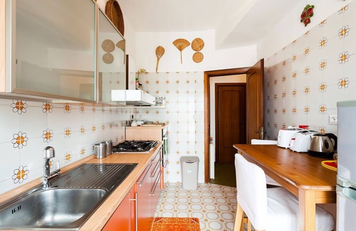 Sorrento Historic Centre Apartment | Guest Rated: 10/10 Apartment Snicher with Pool & Ocean View