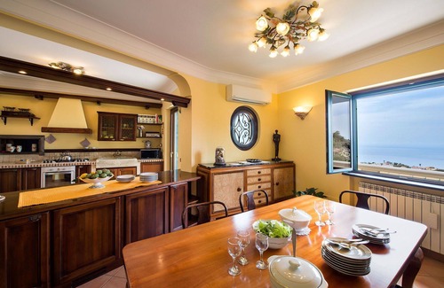 Sant'Agata sui Due Golfi Villa | My Rental Homes - Villa Tortuga on Sorrento hillside with pool and sea view