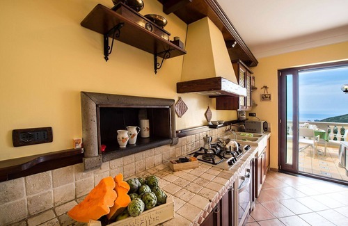 Sant'Agata sui Due Golfi Villa | My Rental Homes - Villa Tortuga on Sorrento hillside with pool and sea view
