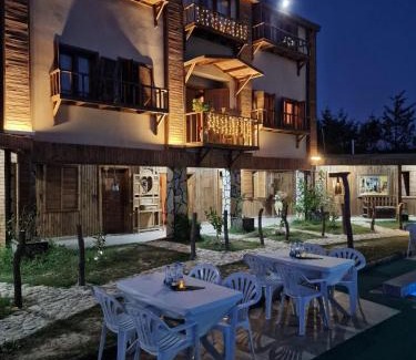 Catalca Hotel | Relax at My Reset Farm: Pet-Friendly Retreat with Pool