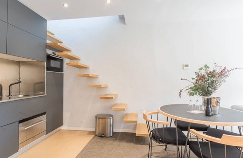 Sant Gervasi Apartment | Cozy My Space Barcelona Apartment with Terrace Near Clinic