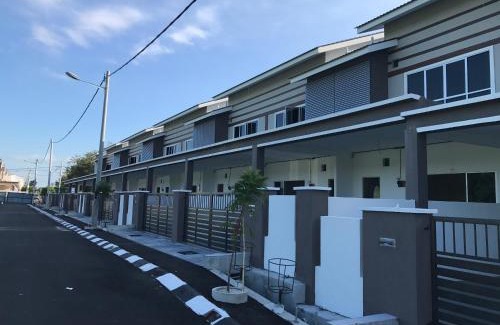 Taman Hijau House | Family-Friendly Retreat at My STW Home 2 - Rated 10/10