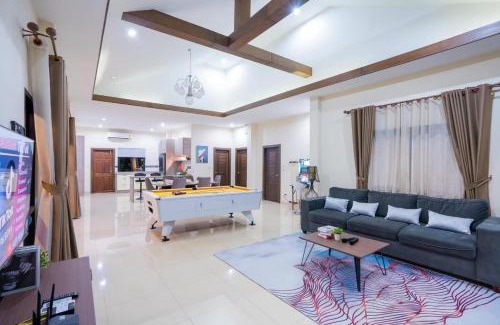 Huai Yai Villa | Discover My Sugar Pool Villa Na Jomtien with Hot Tub & Pool