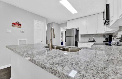 Atascocita House | Relaxing Villa with Private Pool and Ocean View Awaits