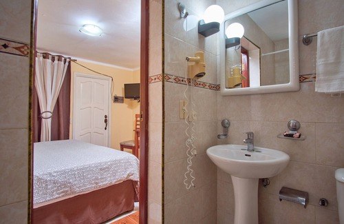 Varadero Bed & Breakfast | Cozy Home & Beach B&B with Spa, Breakfast & Family Care