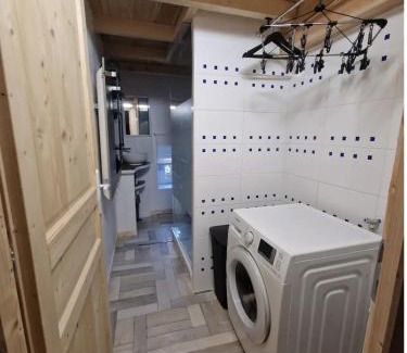 Allegre Les Fumades Apartment | Discover Mya Casa: Family-Friendly Getaway Awaits