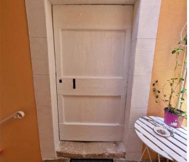 Allegre Les Fumades Apartment | Discover Mya Casa: Family-Friendly Getaway Awaits