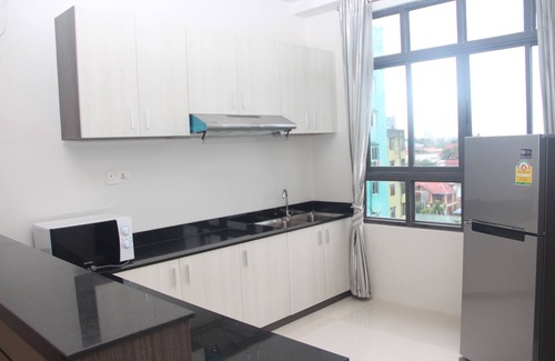Yankin Township Apartment | Elegant Myanandar Residence: Top-Rated Stay with Dining & More