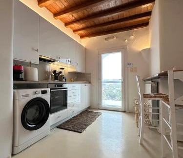 Mykonos Villa | Myconian Villa -7 min Chora - center - 130sqm - 4people - 2 rooms - Secured Free Parking,- Elenas Hospitality -