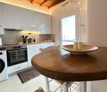 Mykonos Villa | Myconian Villa -7 min Chora - center - 130sqm - 4people - 2 rooms - Secured Free Parking,- Elenas Hospitality -