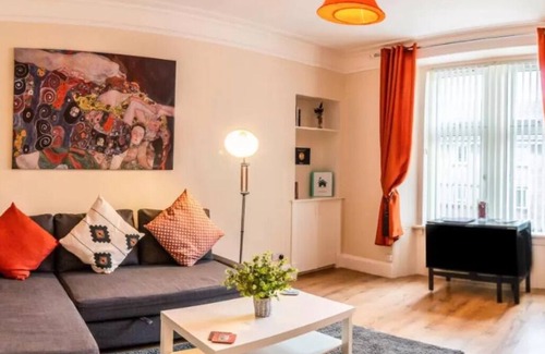 Dundee Apartment | Top-Rated Mycosy near the Park: 1 BR Apartment with Spa