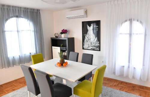 Klenovica House | Relax at MyDayHouse: 4-Star Oceanfront Paradise Awaits