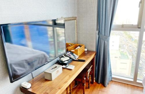 Gwanghui-dong Hotel | Comfortable Myeongdong Merlin Hotel with Breakfast & Hot Tub