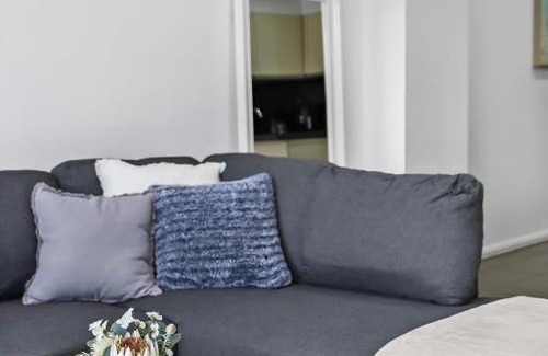 Geelong House | Explore Myer Memories: Premier Stay in Geelong CBD