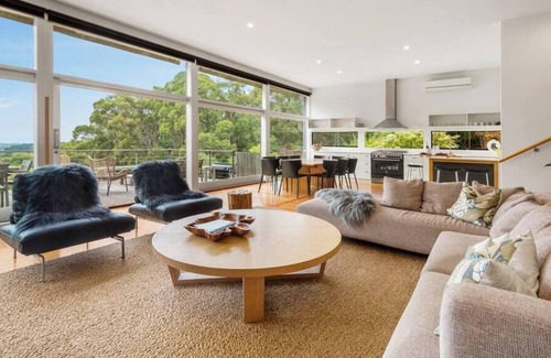 Merricks North House | Myers Road Villa-Solar Pool, Trampoline, Fireplace