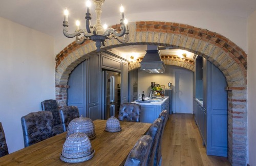 Panzano in Chianti Villa | Villa Chianti: Infinity Pool & Vineyard Views Await You