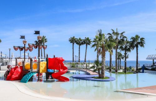 Els Arenals del Sol Apartment | Exceptional MyFlats Infinity View with Oceanfront Pool
