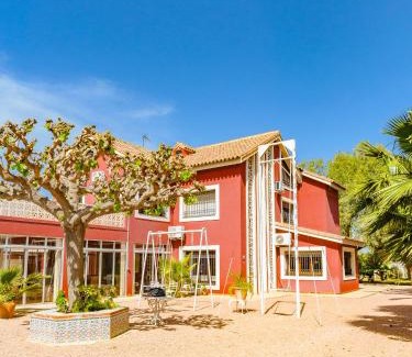 L'Albufereta Villa | Discover Myflats Villa Albufereta: Oceanfront Family Retreat