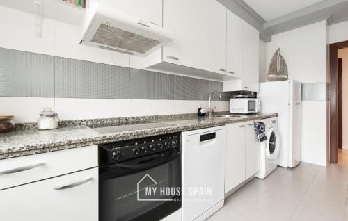 Distrito Oeste Apartment | Discover MyHouseSpain: Family-Friendly Retreat Near Playa Poniente