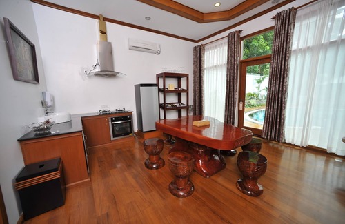Myitkyina Hotel | Relaxing Myitkyina Palm Spring Resort with Pool & Dining