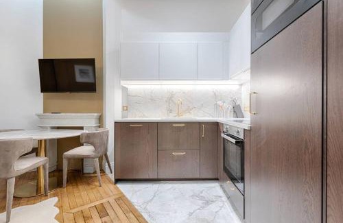 L'Europe Apartment | Explore MyKeypers Parisian Flat - Family-Friendly in Central Paris