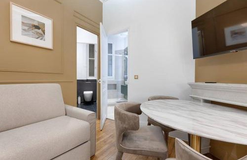L'Europe Apartment | Explore MyKeypers Parisian Flat - Family-Friendly in Central Paris