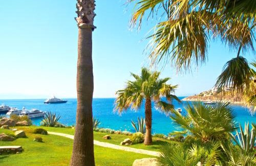 Platis Gialos Resort | Elegant Mykonos Blu: A Beachfront 5-Star Retreat