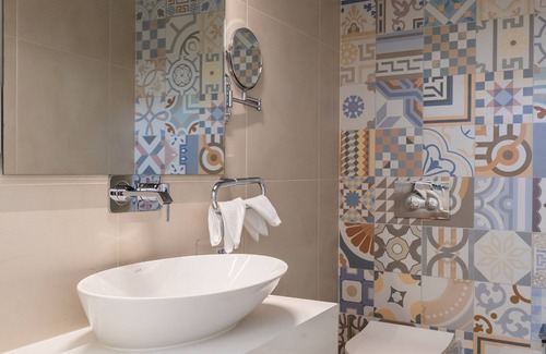 Rabat House | Discover MYN in Rabat: Family-Friendly with Breakfast