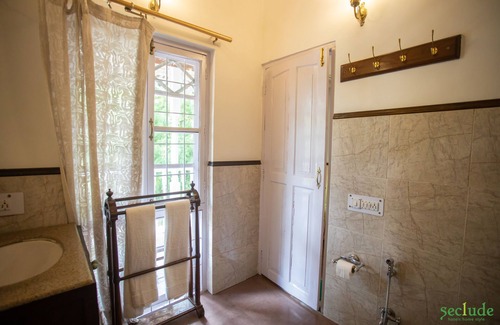 Ramgarh Villa | Relaxing Stay at Myna, Seclude Taradale with Breakfast
