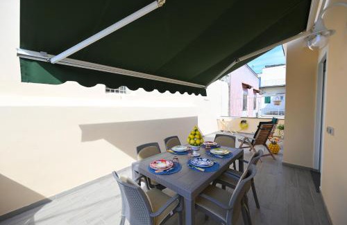 Ischia Porto Apartment | Myosotis - Apartment with terrace in Ischia