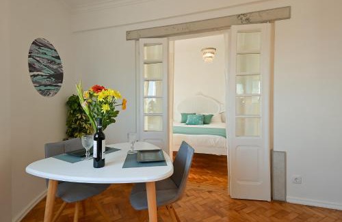 Santa Engracia Apartment | Pet-Friendly MyPlaceLisbon - Tágides River View Awaits