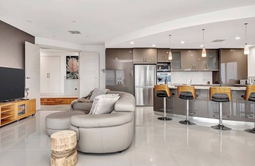 Myponga Beach House | Myponga Beach Luxe Stunning Seaside Sunsets