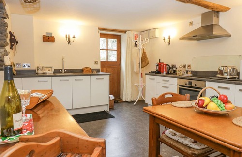Low Newton Cottage | Cozy Myra's View Cottage with Oceanfront and Breakfast