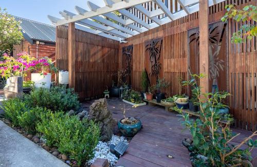 Kangaroo Valley Apartment | Welcoming Myrtle Tree Lodge: Family-Friendly Getaway