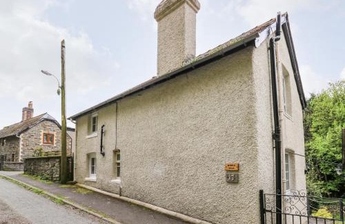 Knighton House | Pet & Child Friendly Retreat at Myrtle Villa - 4 Stars