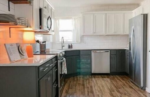 Abilene House | Top-Rated Myrtles on Madison House with Pool & Spa