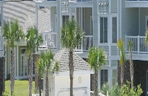 Central Myrtle Beach Villa | Cozy Villa with Lake View, Pool & Family-Friendly Amenities