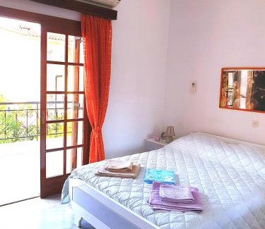 Loutra Oraias Elenis Apartment | Discover Myrto's Apartment No15 - Child Friendly & Rated 9.3